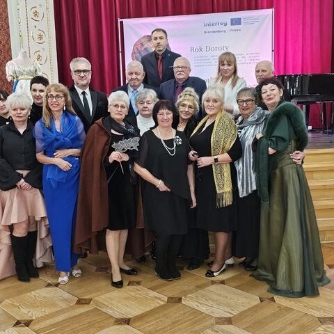 Goście balowi w pałacu, &copy; Jan Mazur Miasto Żagań